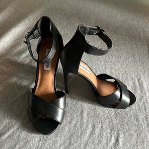 Steve Madden Mickey Pumps
